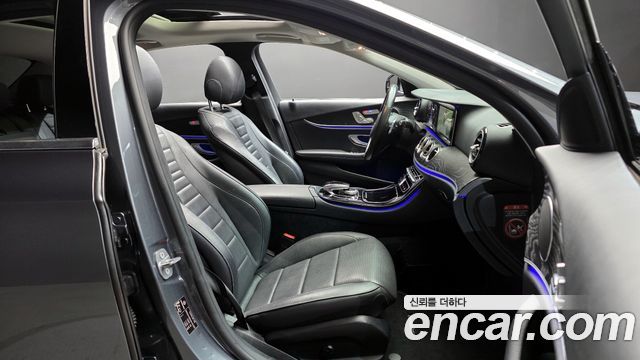 Mercedes-Benz E-Class E300 4MATIC Avnatgarde