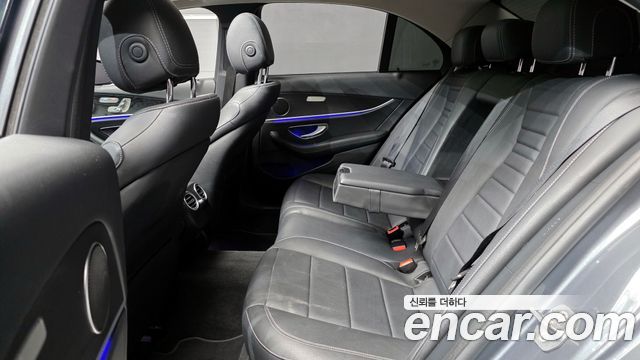 Mercedes-Benz E-Class E300 4MATIC Avnatgarde