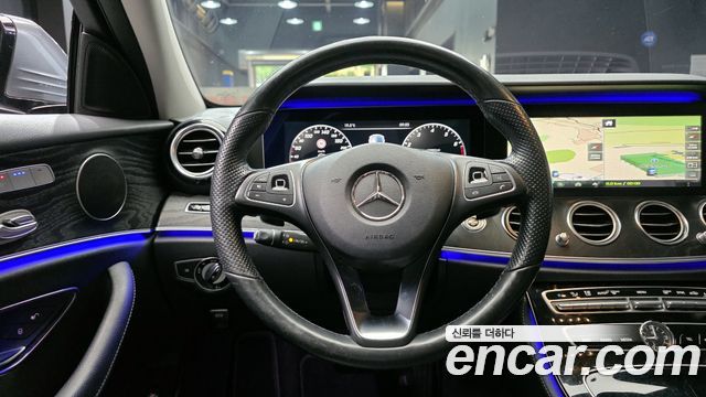 Mercedes-Benz E-Class E300 4MATIC Avnatgarde