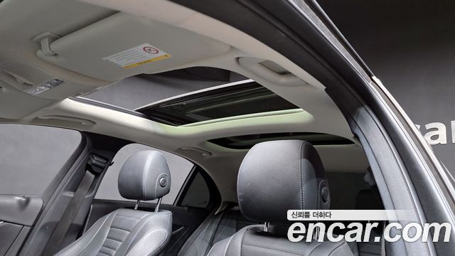Mercedes-Benz E-Class E300 4MATIC Avnatgarde