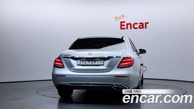 Mercedes-Benz E-Class E220d Exclusive