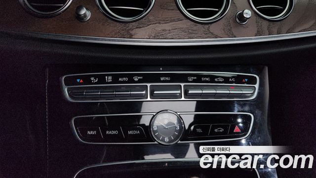 Mercedes-Benz E-Class E220d Exclusive