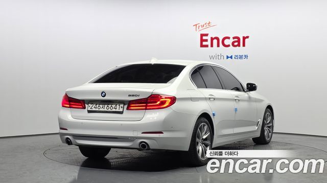 BMW 5-Series 520i Luxury