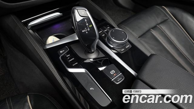BMW 5-Series 520i Luxury