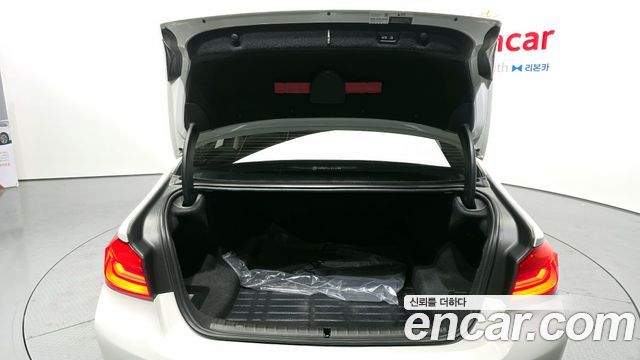 BMW 5-Series 520i Luxury