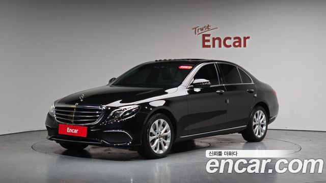 Mercedes-Benz E-Class E300 4MATIC Exclusive