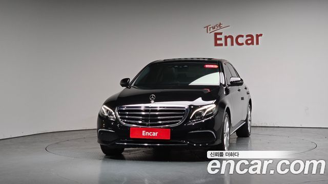 Mercedes-Benz E-Class E300 4MATIC Exclusive