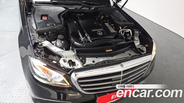 Mercedes-Benz E-Class E300 4MATIC Exclusive