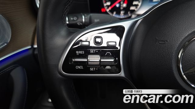 Mercedes-Benz E-Class E300 4MATIC Exclusive
