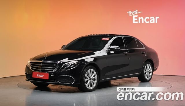 Mercedes-Benz E-Class E300 4MATIC Exclusive