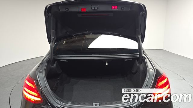 Mercedes-Benz E-Class E300 4MATIC Exclusive