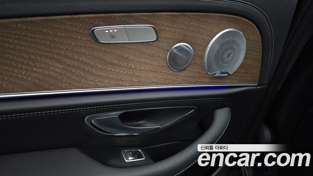Mercedes-Benz E-Class E300 4MATIC Exclusive