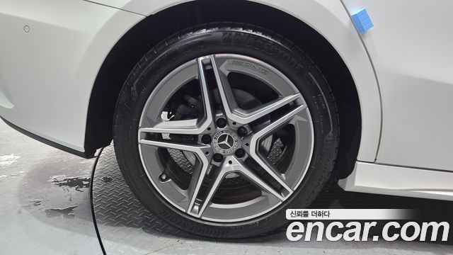 Mercedes-Benz A-Class A250 4MATIC Sedan