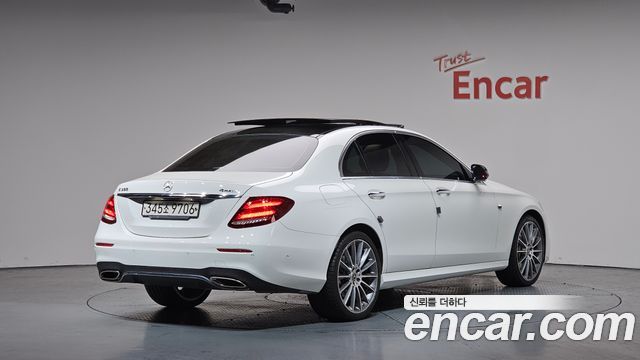 Mercedes-Benz E-Class E350 4MATIC AMG Line