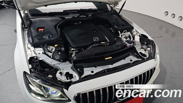 Mercedes-Benz E-Class E350 4MATIC AMG Line