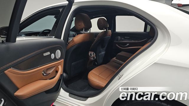 Mercedes-Benz E-Class E350 4MATIC AMG Line