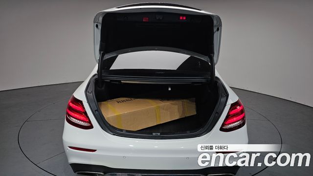 Mercedes-Benz E-Class E350 4MATIC AMG Line