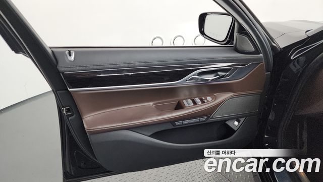 BMW 7-Series 740Li xDrive M Sport Package