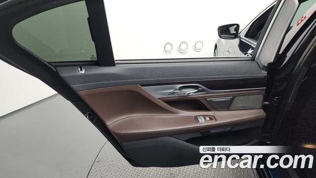 BMW 7-Series 740Li xDrive M Sport Package