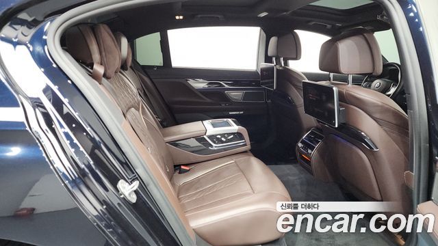 BMW 7-Series 740Li xDrive M Sport Package