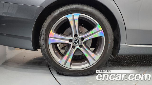 Mercedes-Benz E-Class E300 Avantgarde