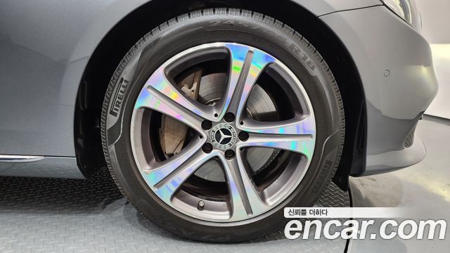 Mercedes-Benz E-Class E300 Avantgarde