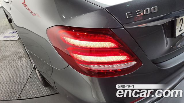 Mercedes-Benz E-Class E300 Avantgarde