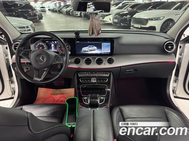 Mercedes-Benz E-Class E200 Avantgarde