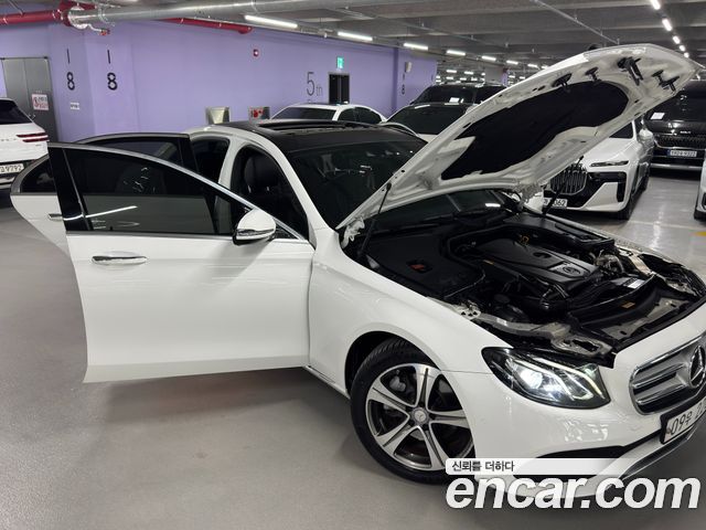 Mercedes-Benz E-Class E200 Avantgarde