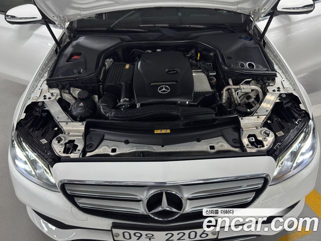 Mercedes-Benz E-Class E200 Avantgarde
