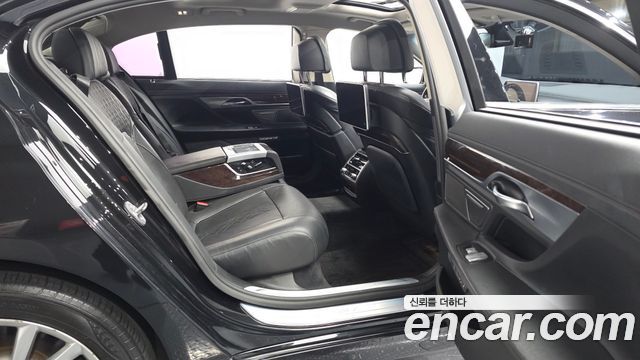 BMW 7-Series 740Li xDrive