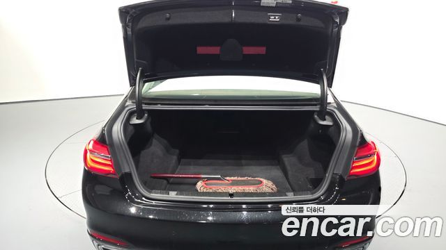BMW 7-Series 740Li xDrive