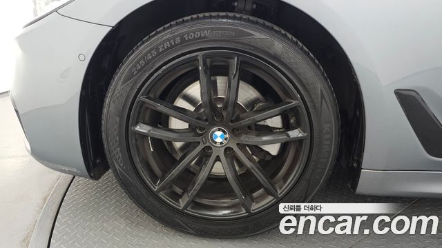 BMW 5-Series 520d M Sport package