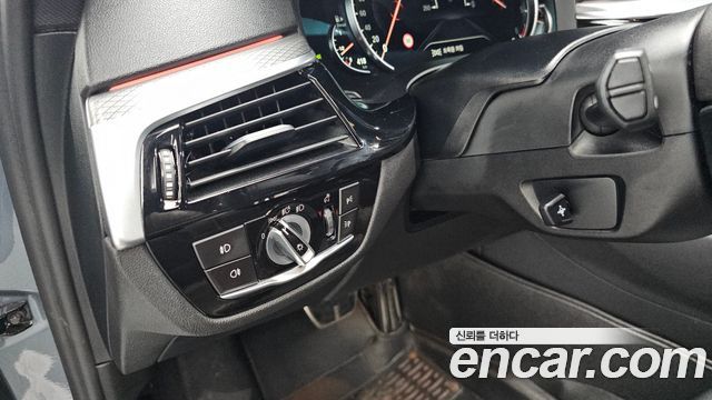 BMW 5-Series 520d M Sport package