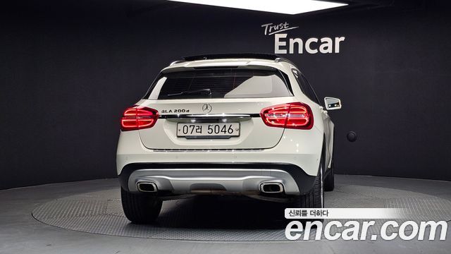 Mercedes-Benz GLA-Class GLA200 d