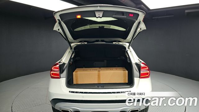 Mercedes-Benz GLA-Class GLA200 d