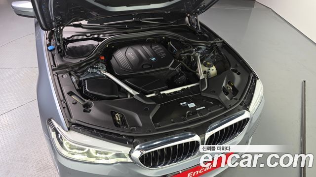 BMW 5-Series 520d xDrive M Sport Package Plus