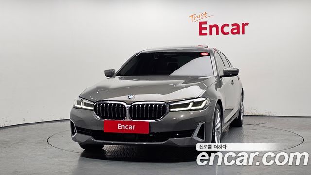 BMW 5-Series 520i Luxury