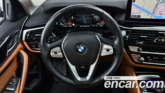 BMW 5-Series 520i Luxury