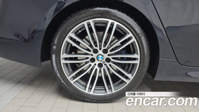 BMW 5-Series 530i M Sport Package Plus