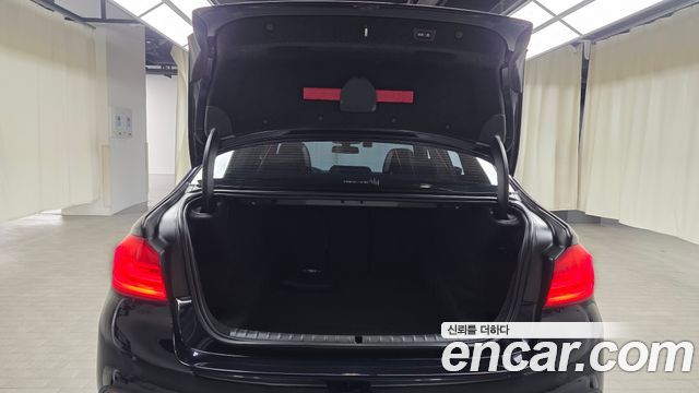 BMW 5-Series 530i M Sport Package Plus