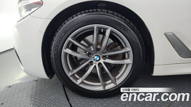 BMW 5-Series 520d M Sport package