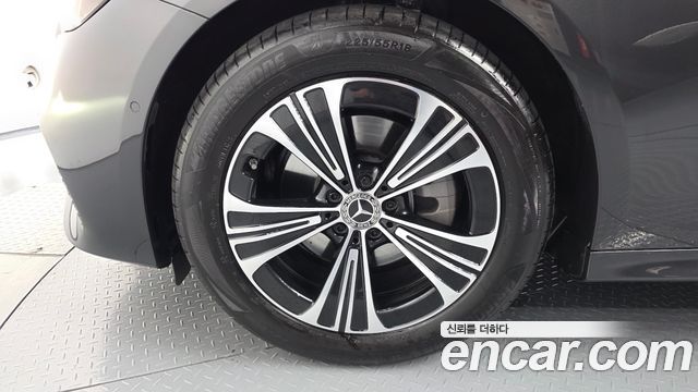 Mercedes-Benz E-Class E200 Avantgarde