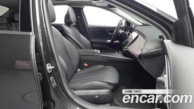 Mercedes-Benz E-Class E200 Avantgarde