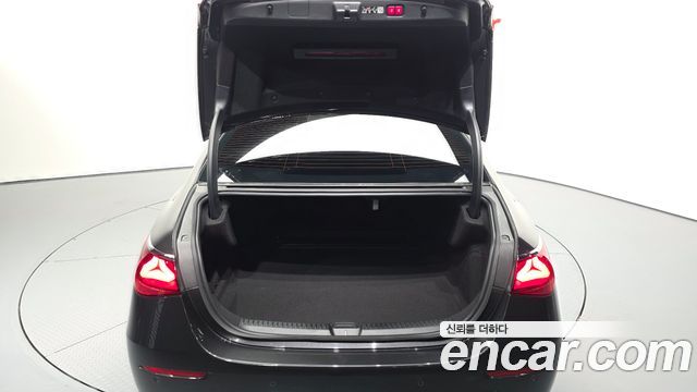 Mercedes-Benz E-Class E200 Avantgarde