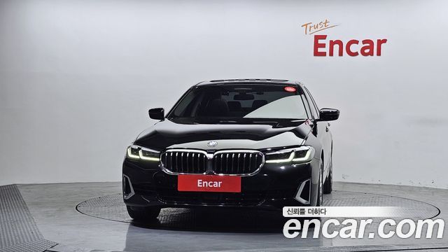 BMW 5-Series 530i xDrive Luxury