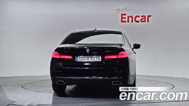 BMW 5-Series 530i xDrive Luxury