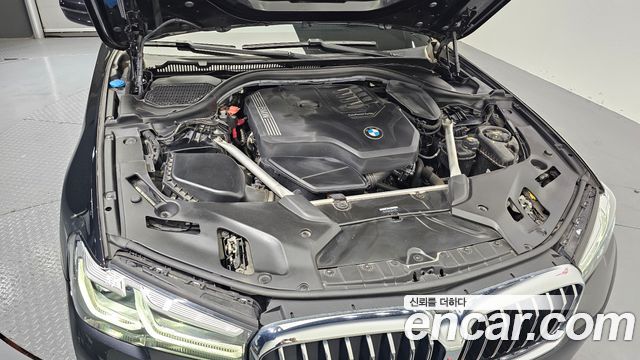 BMW 5-Series 530i xDrive Luxury