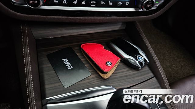 BMW 5-Series 530i xDrive Luxury