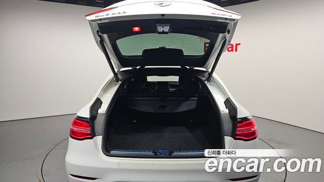 Mercedes-Benz GLC-Class GCL300 4MATIC Coupe